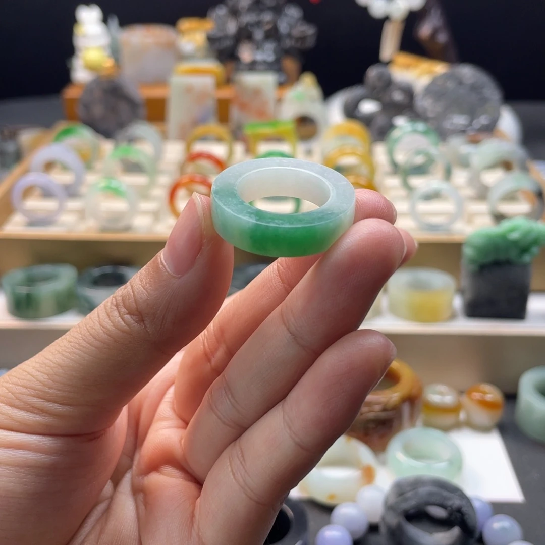 未镶嵌定制翡翠戒指