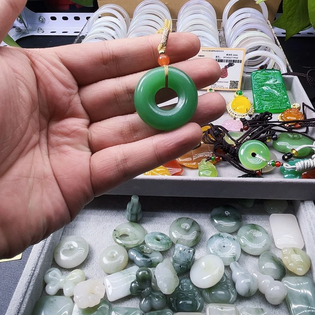 非金属时尚经典美人吊坠