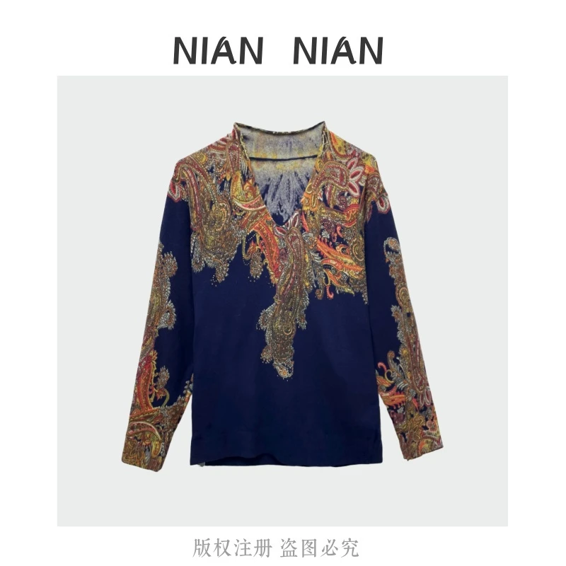 【时光独白】年年2025新款秋冬季时尚百搭印花V领高级感长袖T恤