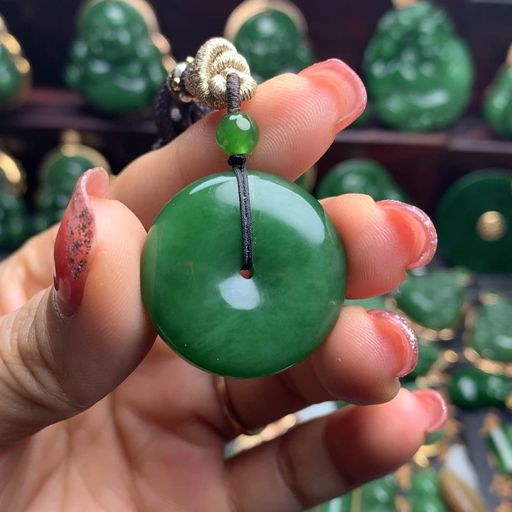 和田玉（碧玉）颈饰未镶嵌