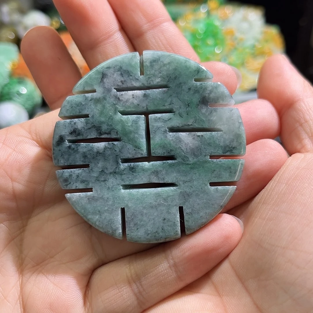 翡翠未镶嵌颈饰待编织