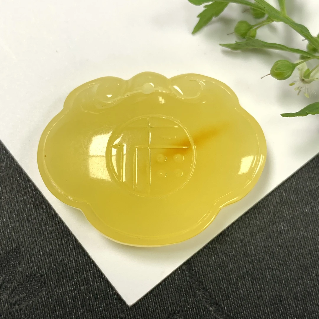 「戴琴珠宝」Z789-蜜蜡雕刻件吊坠（多样性发其一）