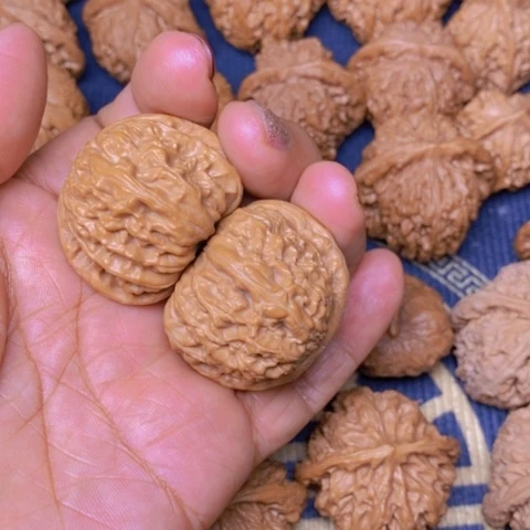 【闪购商品】文玩核桃吊坠望*白狮子38