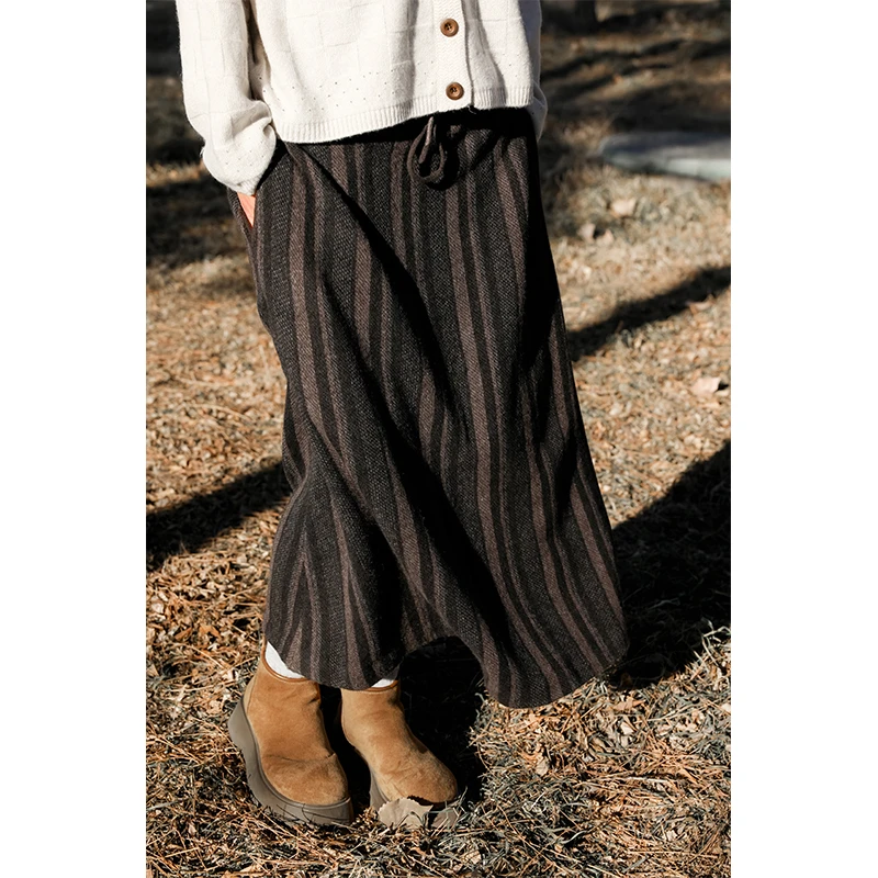 润帛 针织羊绒条纹抽绳腰带A字裙