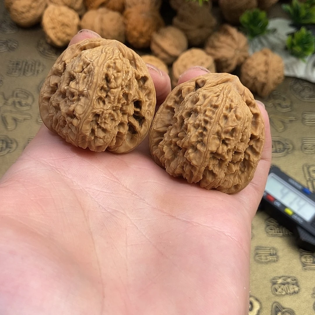 核桃南疆石41尺寸编号103尖微微黄（处理价）