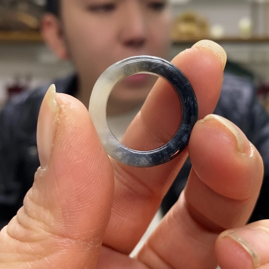 蛇纹石玉戒指未镶嵌京*勒