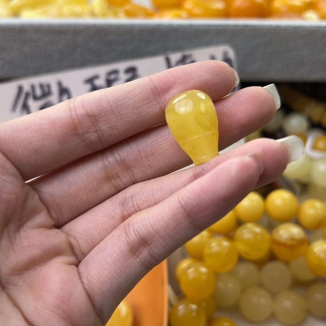 琥珀珠宝奇石未镶嵌
