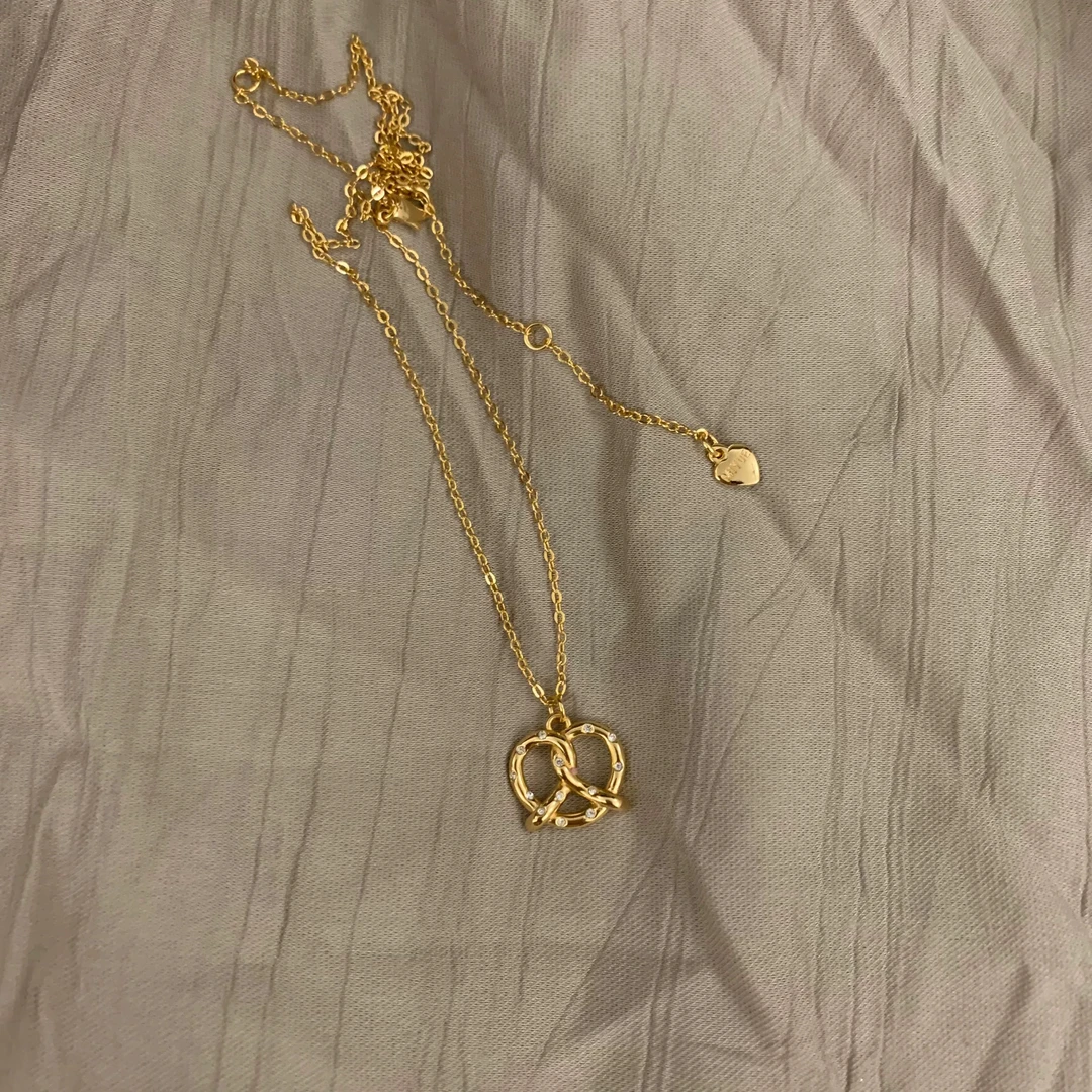 铜合金项链 碱水结锁骨链气质简约爱心通勤高级质感项链