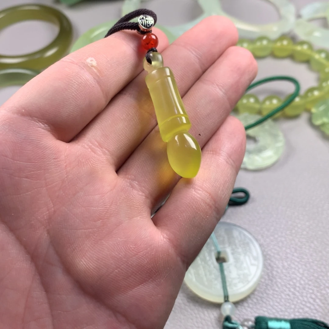 【闪购商品】蛇纹石玉未镶嵌岫玉冰****a