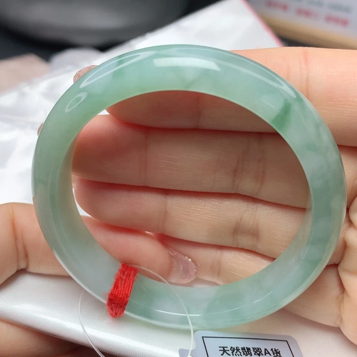 翡翠手镯未镶嵌54545555