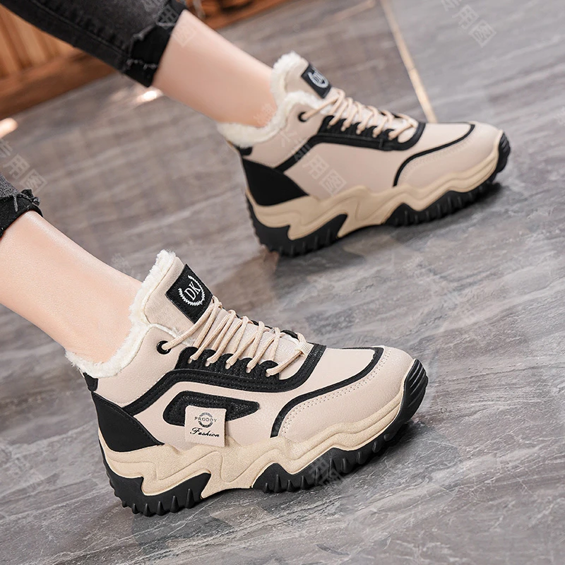 欧伦啄木鸟爆款防滑雪地靴加绒保暖老爹鞋女冬季新款百搭运动棉鞋