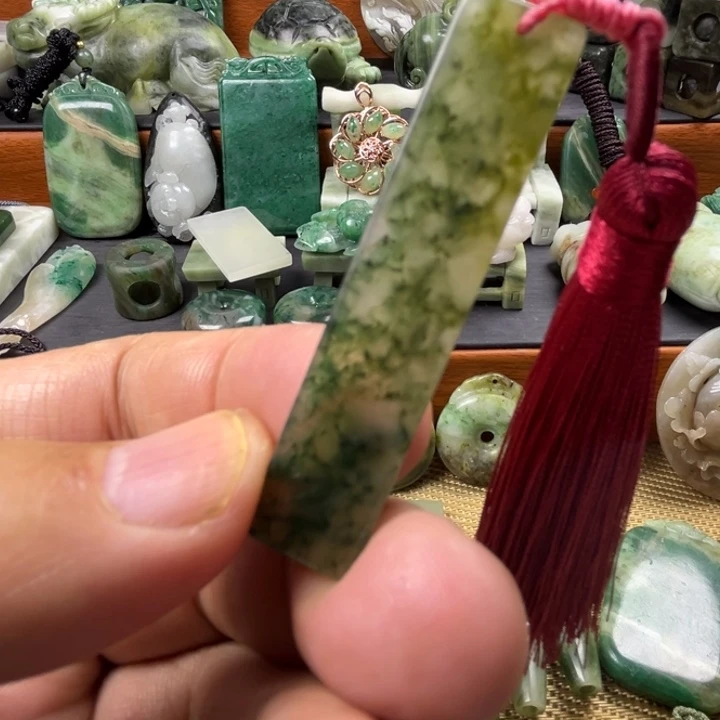 独山玉未镶嵌珠宝半成品