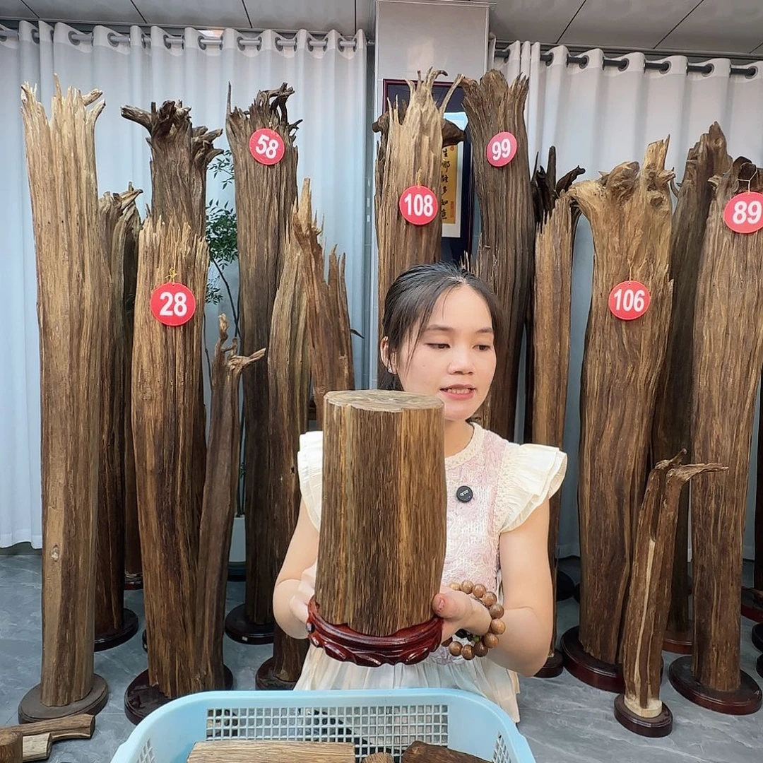 沉香碎屑沉香沉香原料摆件沉香原料摆件