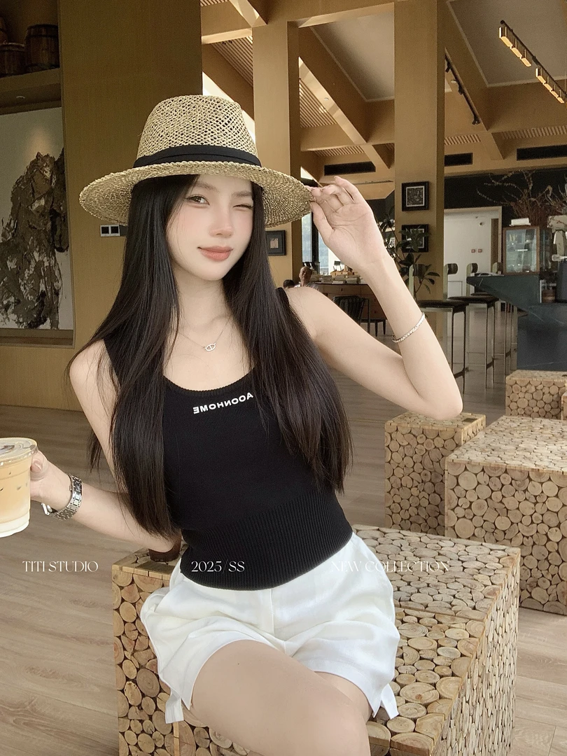 TITI - STUDIO“黑白美学”黑色方领弹力字母背心半松紧腰白色短裤
