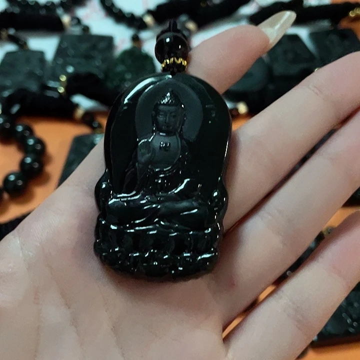 翡翠颈饰未镶嵌云*