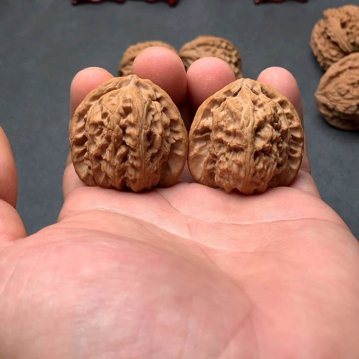 吊坠文玩核桃白狮子文玩核桃