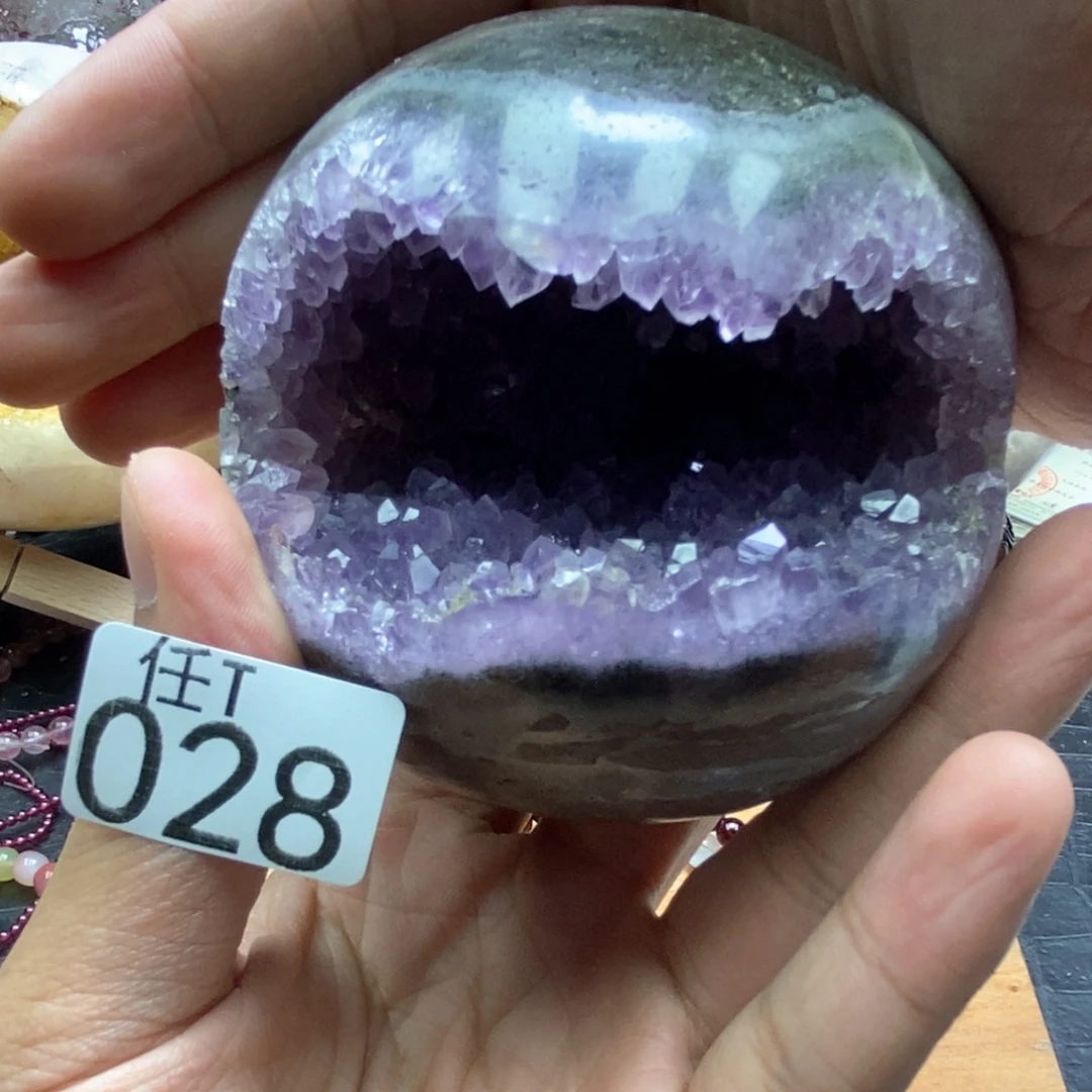 未镶嵌水晶大型摆件（非配饰）