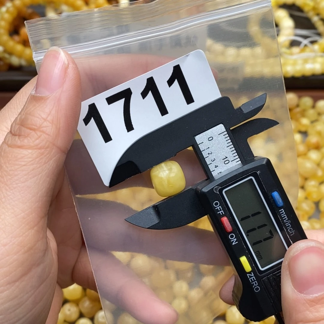 蜜蜡珠宝奇石未镶嵌