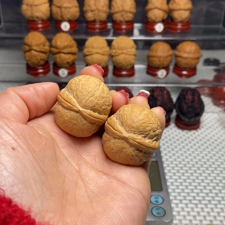 文玩核桃把件30碧海龙珠