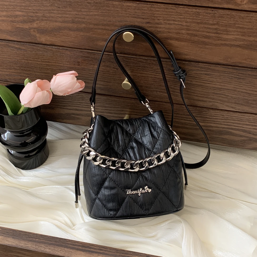 2024秋冬新款小众时尚百搭菱格小香单肩包高级感精致斜挎包包女