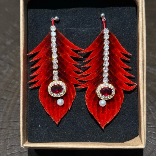 故宫红孔雀羽毛胖绒条耳饰 非遗手工日常百搭耳饰饰品羽毛