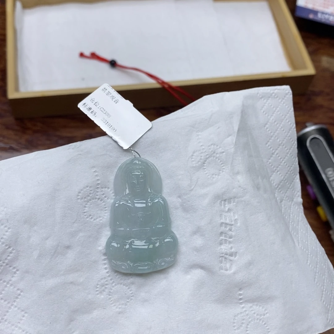 翡翠颈饰未镶嵌观音