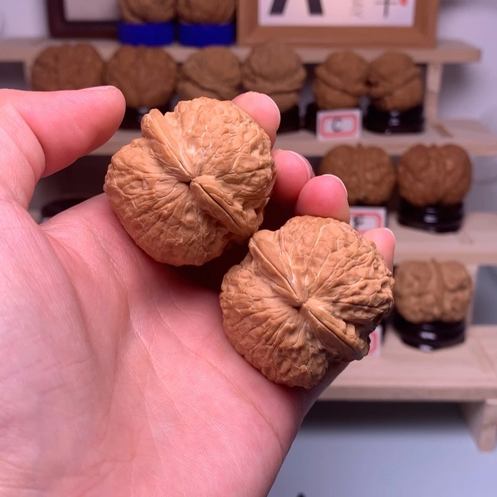 文玩核桃把件3绣球38尺51克