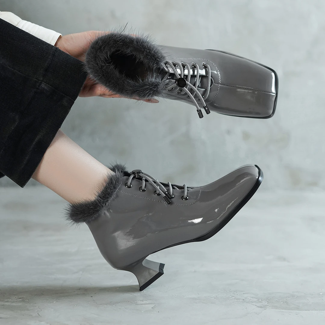 4.5cm复古风漆皮毛毛短靴女冬季方头小短靴百搭粗跟前系带马丁靴