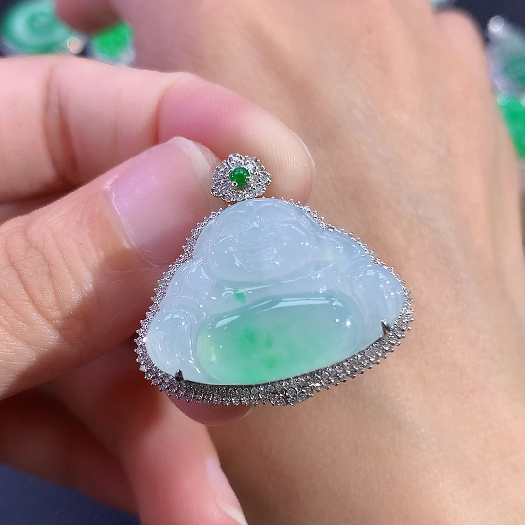 翡翠18K金镶嵌吊坠(赠链)