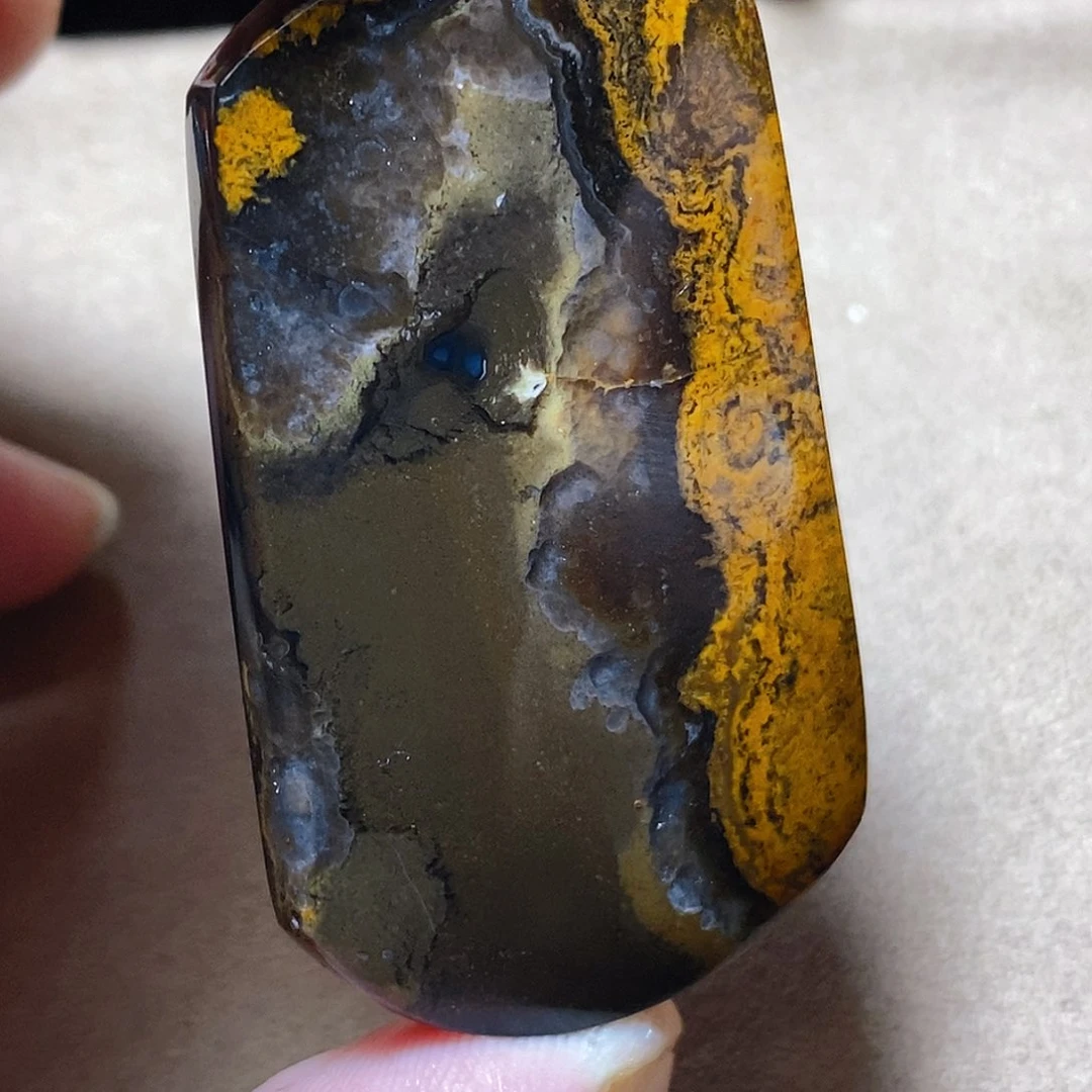 未镶嵌颈饰玛瑙/玉髓喜*