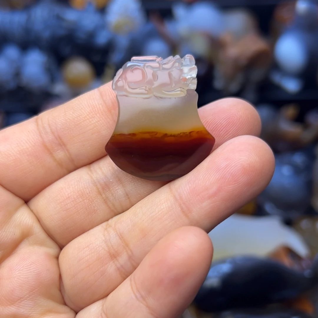 玛瑙/玉髓未镶嵌手玩/摆件…………貔貅