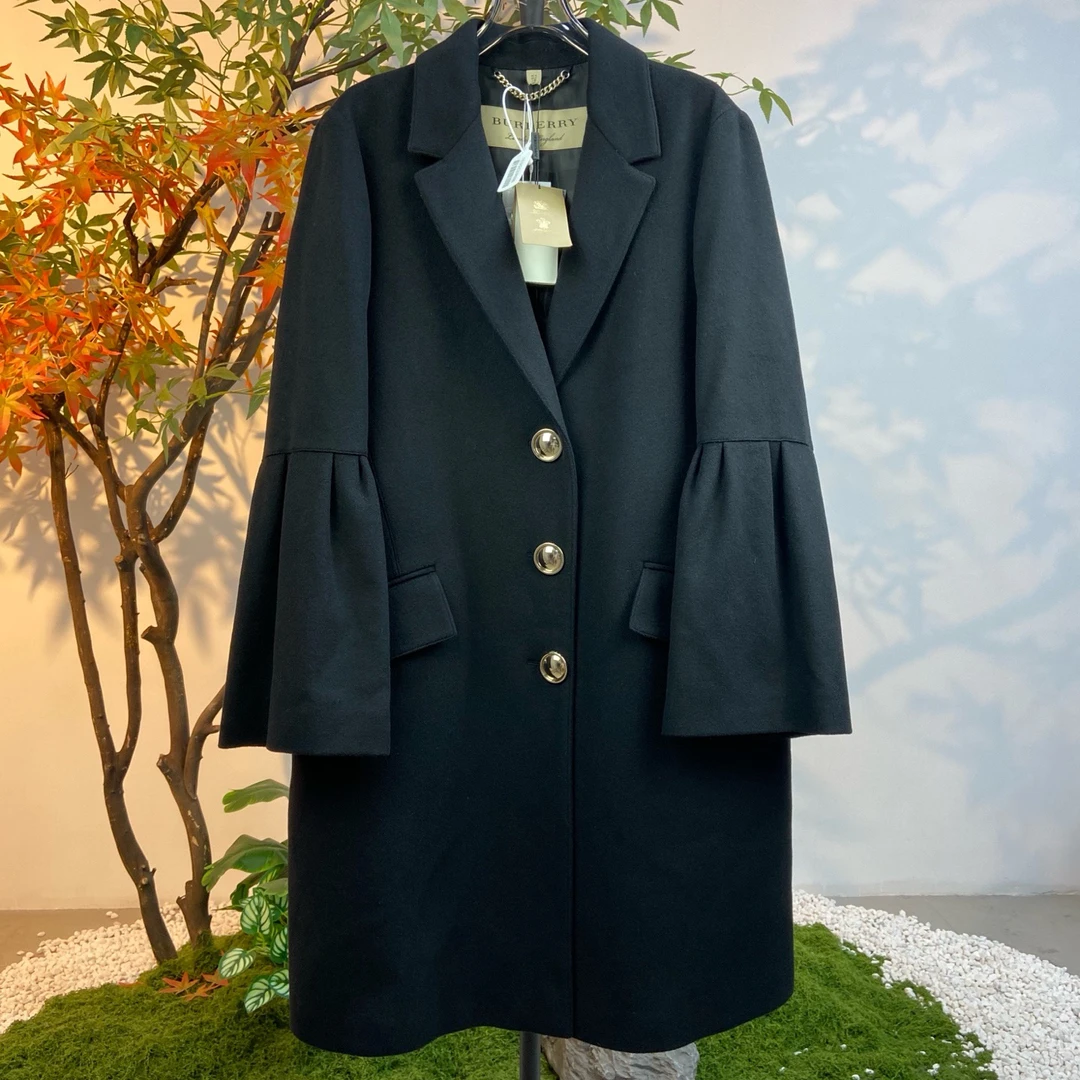 未使用 BURBERRY/博柏利 2509122/UK15/纯色喇叭袖单排扣大衣