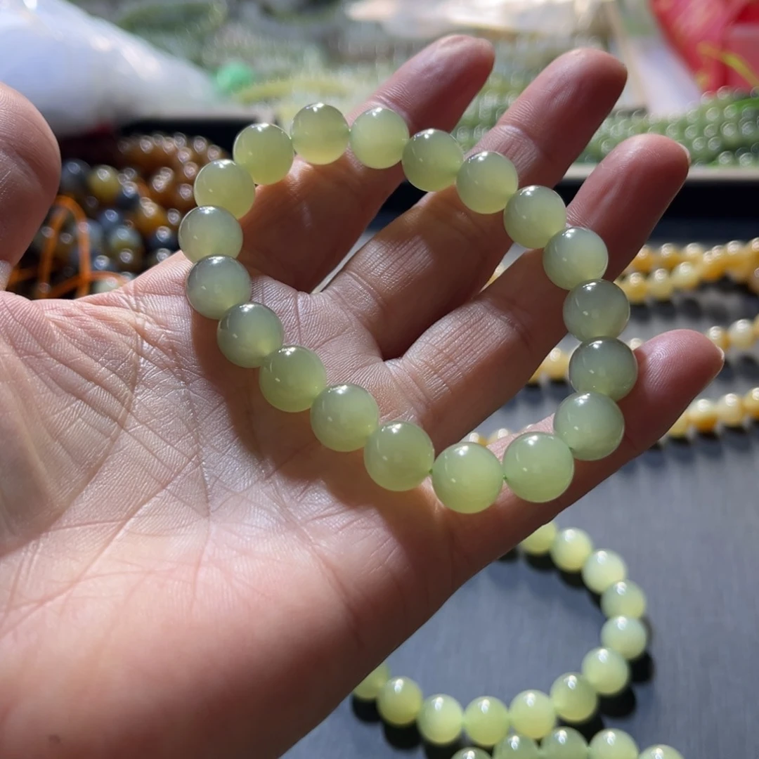 和田玉颈饰未镶嵌V****?