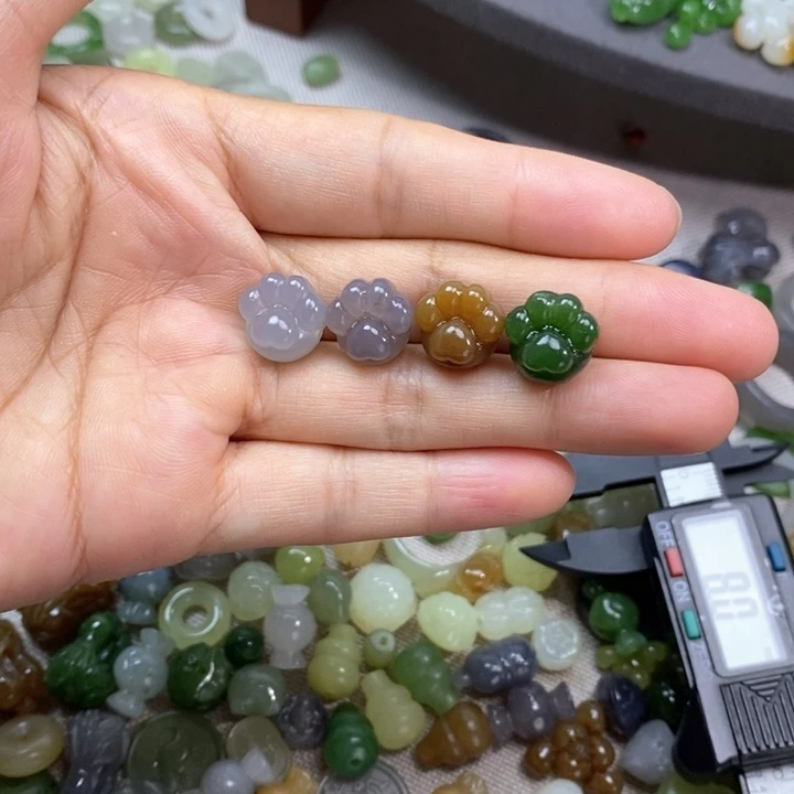 和田玉未镶嵌挂件98一个多样性发其一