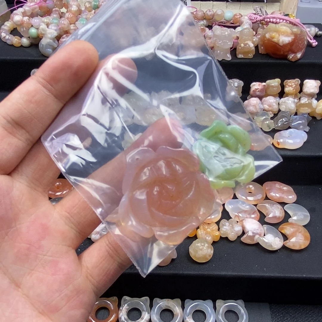 石英质玉吊坠(不含链)未镶嵌是***鱼