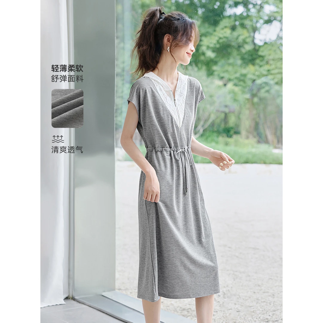 沫晗依美【悦动时刻】25夏季新款设计感蕾丝拼接连帽拉链收腰连衣裙