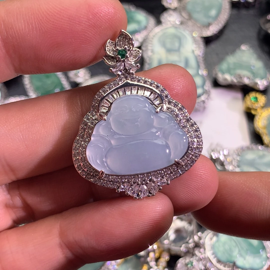 翡翠颈饰未镶嵌佛公