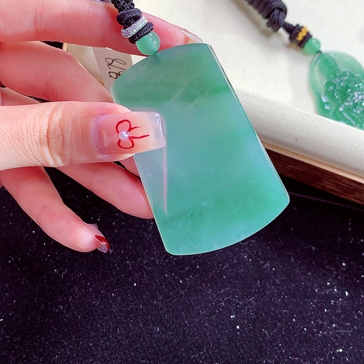 翡翠颈饰未镶嵌用****5天然