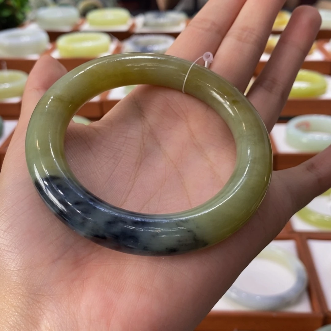 和田玉手镯未镶嵌且末糖黄口飘青花胖圆56/57