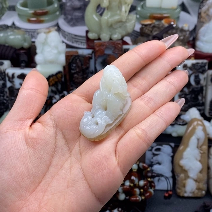 和田玉未镶嵌颈饰