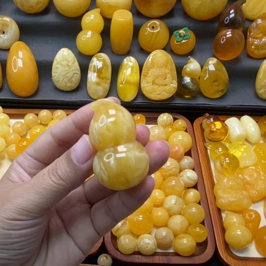 琥珀未镶嵌颈饰天然蜜蜡