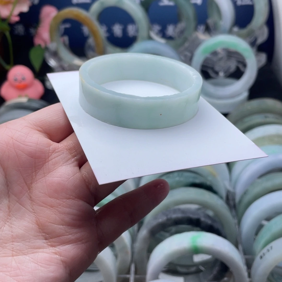 定制翡翠未镶嵌翡翠手镯