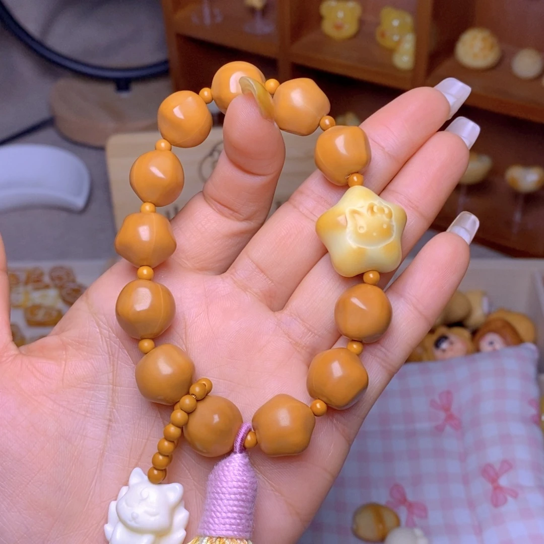 吊坠猴头核桃猫星换成素炭烤星星，狐狸换成猫爪