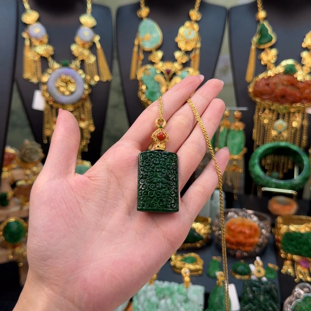 翡翠未镶嵌颈饰福利花青吊坠