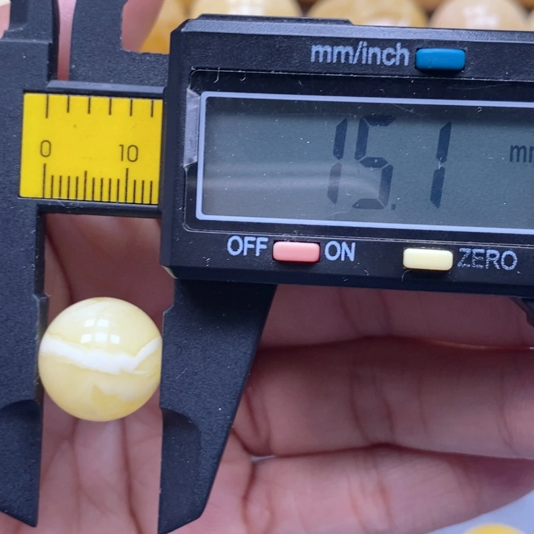 琥珀未镶嵌珠宝奇石张***肉