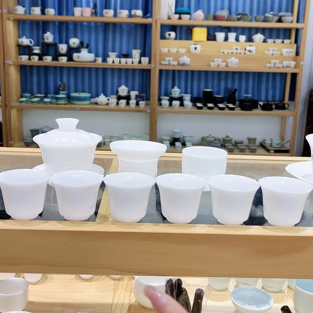 不带盒，不带公杯，元宝小盖碗，纯白