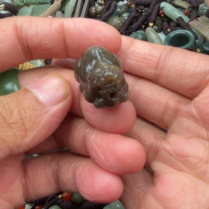 和田玉吊坠未镶嵌