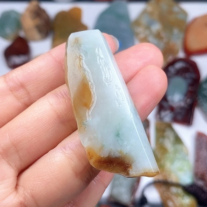 颈饰未镶嵌翡翠天然