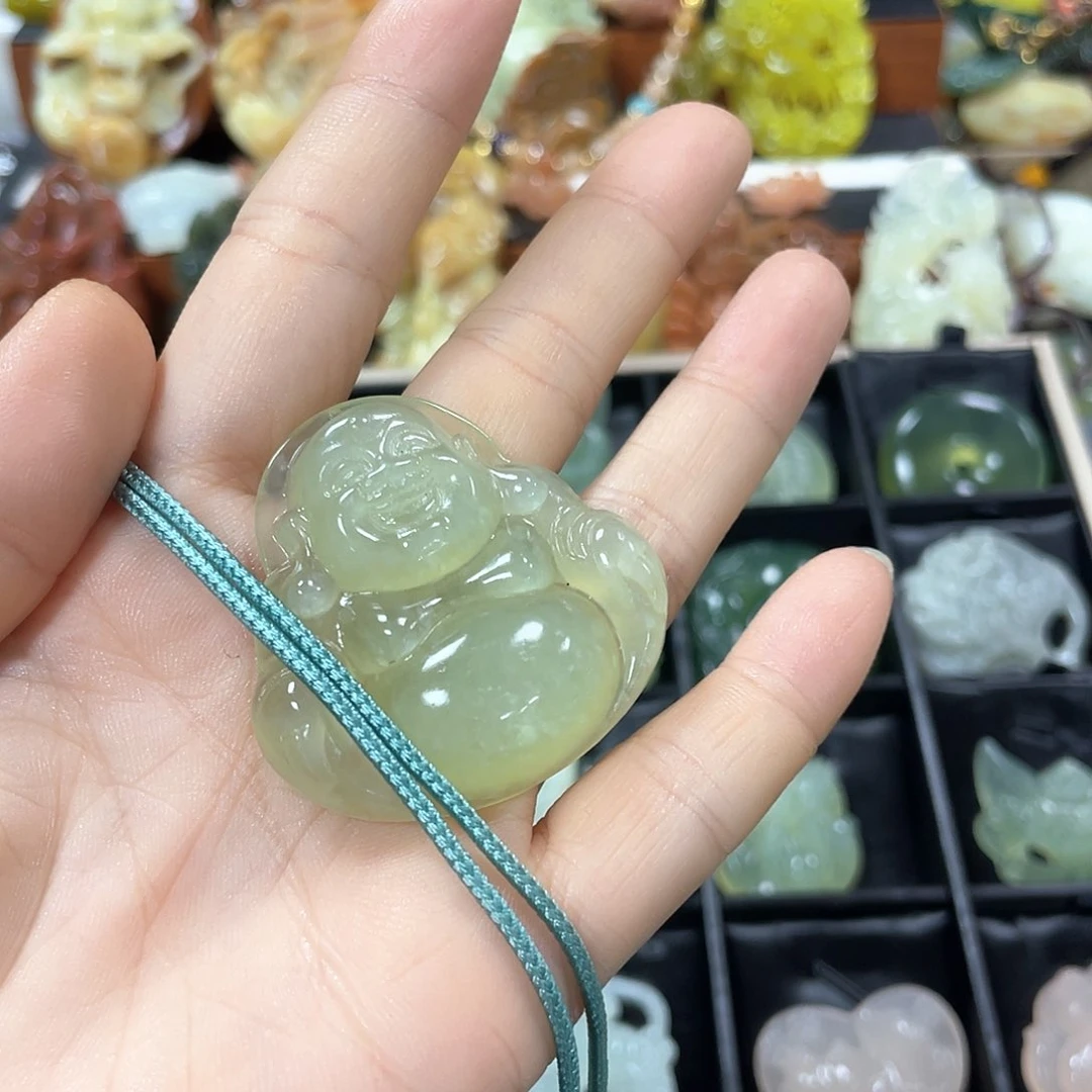 蛇纹石玉颈饰未镶嵌