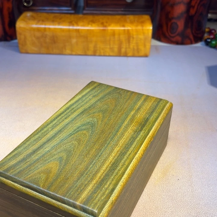 种***花机关盒。